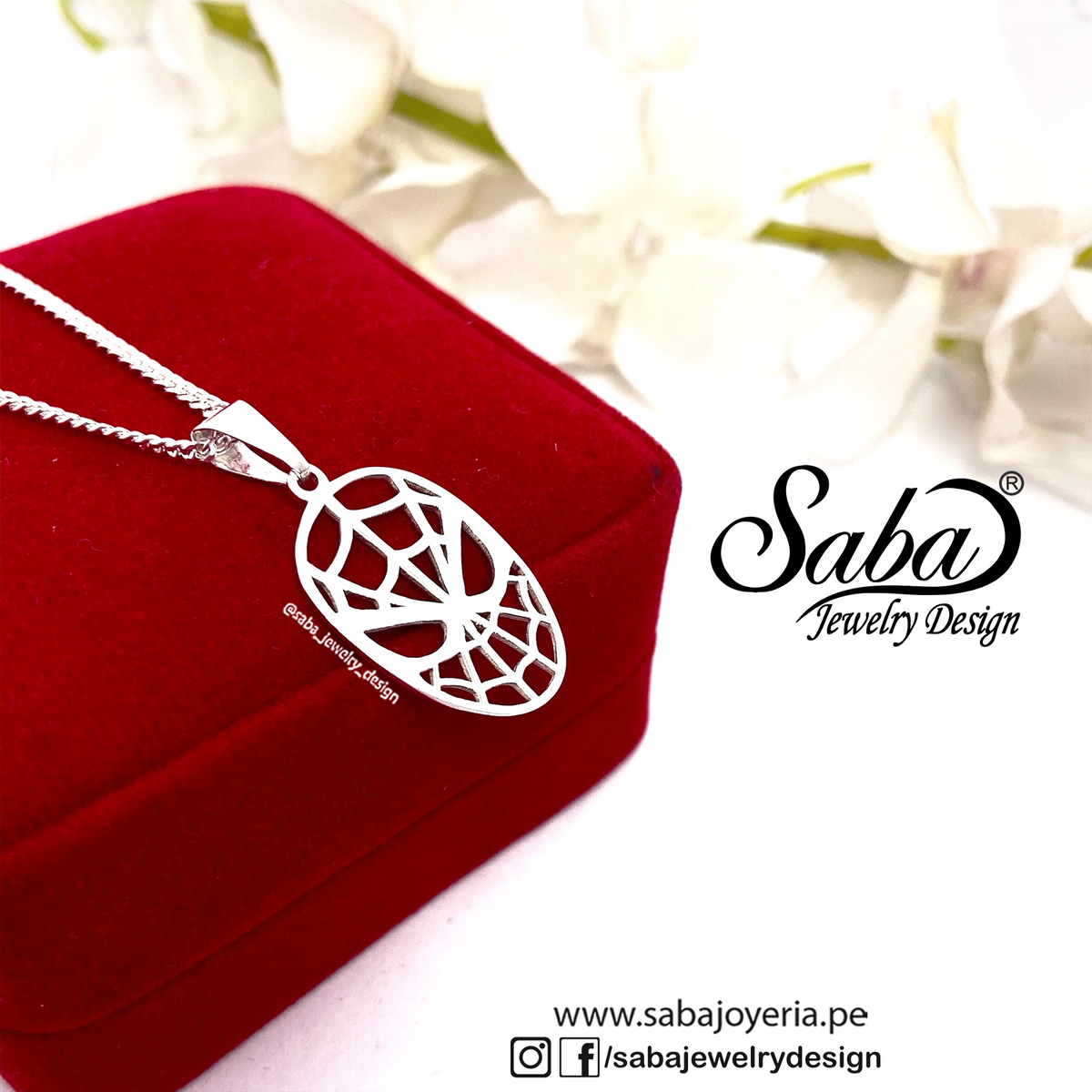 SIXDUTON Spiderman Collana Con Ciondolo, Decorativi Leggeri Inox Leggero Ciondolo, Regalo Per Ragazzi E Ragazze (Argento