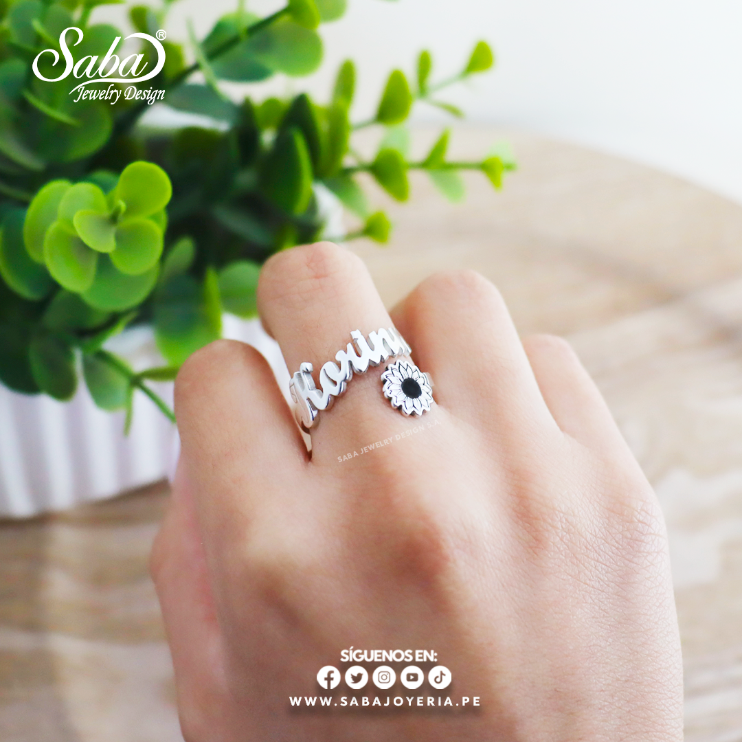 Anillo con Nombre Personalizado - Girasol